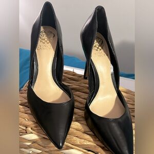 👠 Vince Camuto- Savilla Black Leather Pumps
